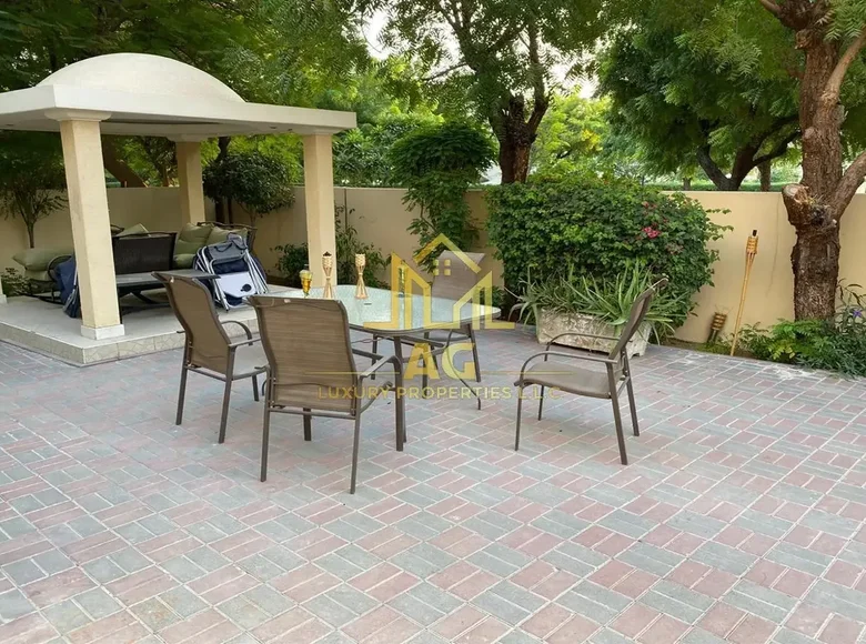 Townhouse 5 rooms 159 m² in Dubai, United Arab Emirates