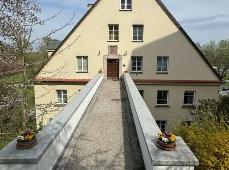 Mieszkanie 3 pokoi 79 m² Warszawa, Polska
