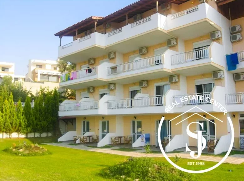 Hotel 1 300 m² in Chaniotis, Greece