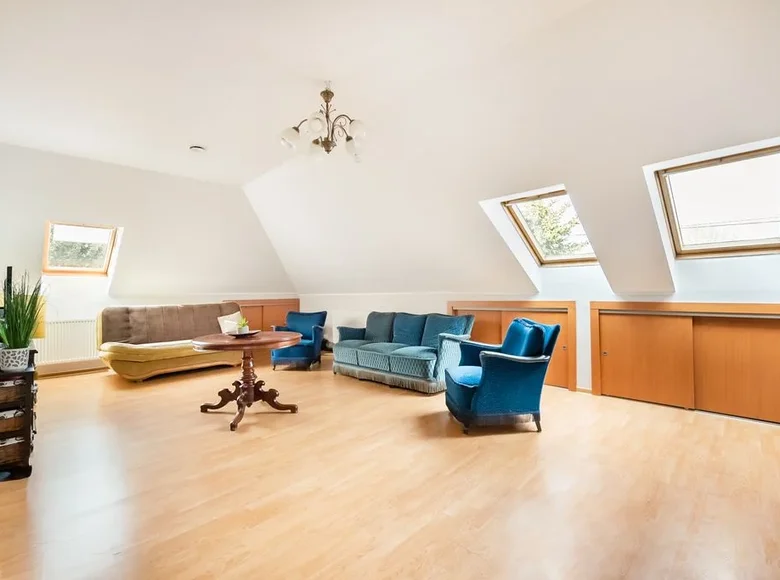 Квартира 170 м² Варшава, Польша