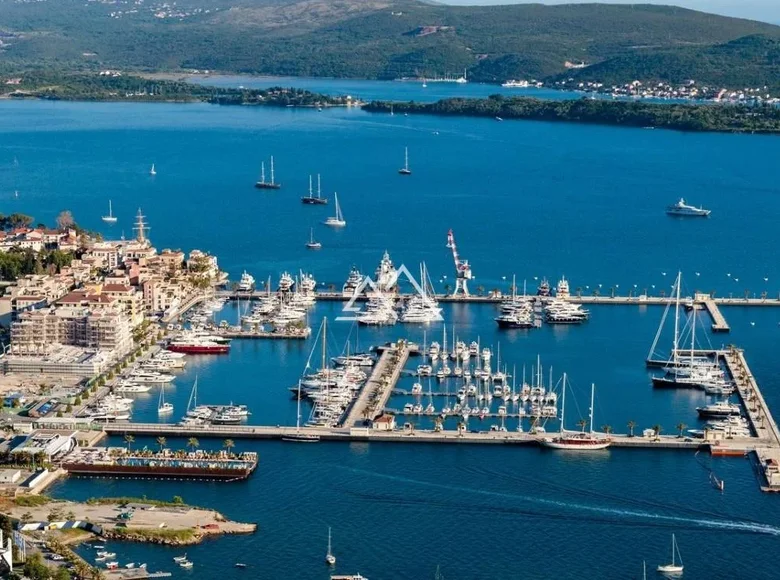 Commercial property 294 m² in Tivat, Montenegro