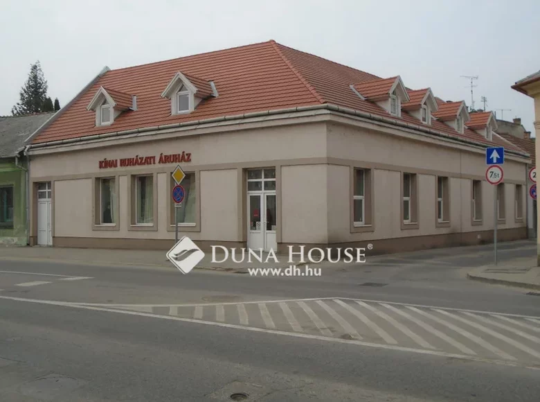 Nieruchomości komercyjne 470 m² Ostrzyhom, Węgry