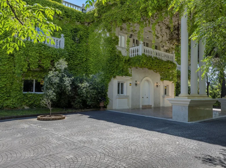 Villa 9 bedrooms 1 548 m² Marbella, Spain