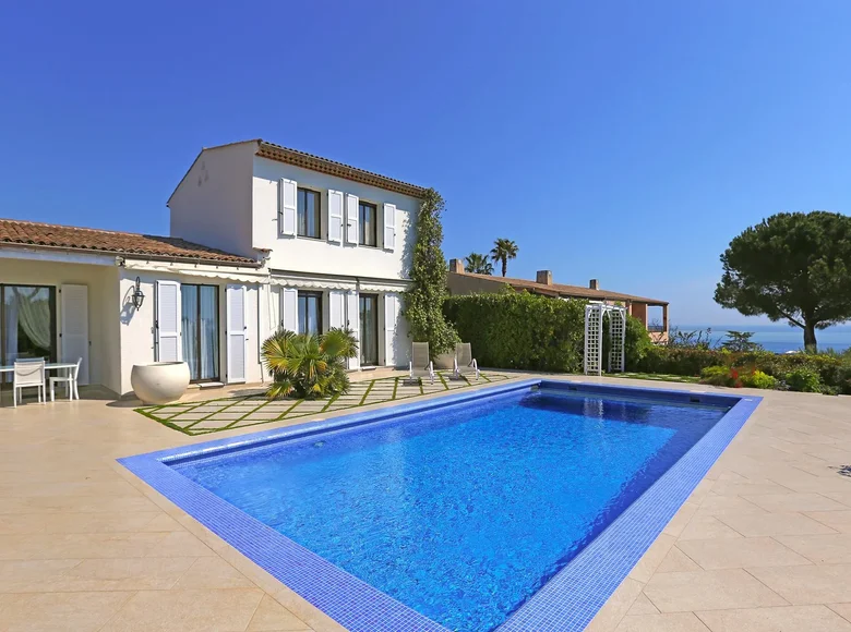 Villa de tres dormitorios 200 m² Antibes, Francia