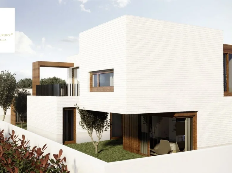 4 bedroom Villa 350 m², All countries