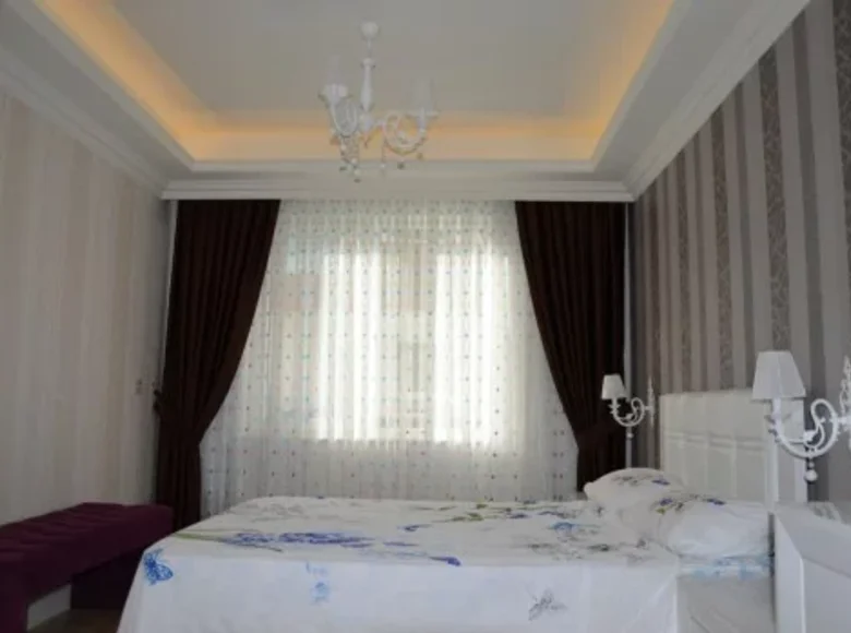 Квартира 3 комнаты  Bueyuekkumluca, Турция