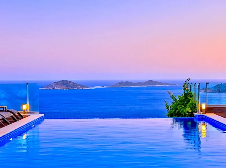 villa de 5 dormitorios 300 m² Kalkan, Turquía