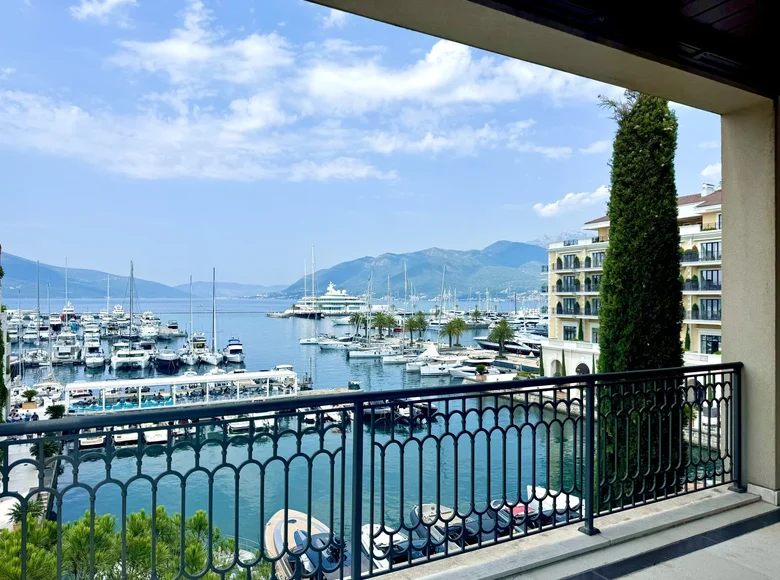 Apartamento 4 habitaciones 223 m² Tivat, Montenegro