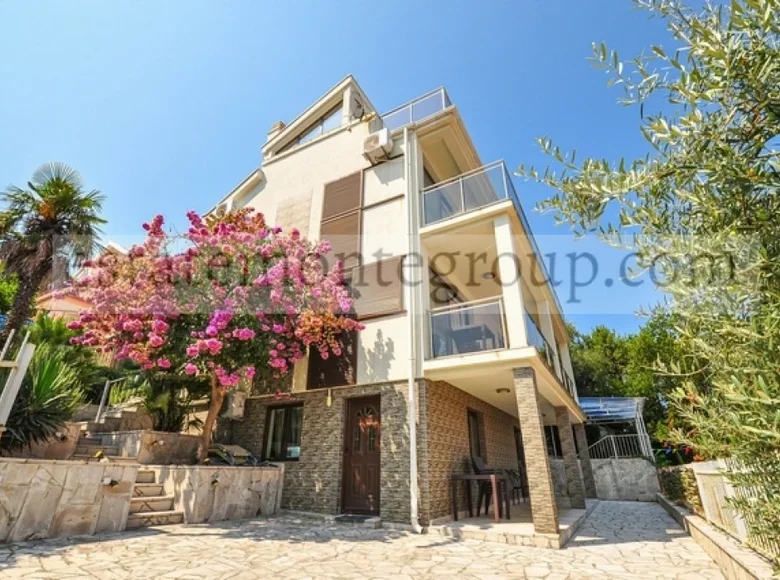 Villa de 4 dormitorios 218 m² Krasici, Montenegro