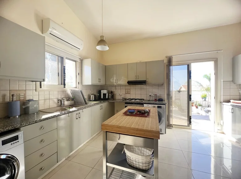 Casa 3 habitaciones 179 m² Souni Zanatzia, Chipre