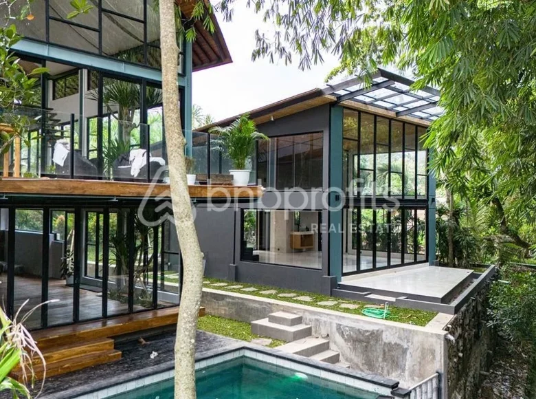 4-Schlafzimmer-Villa  Sayan, Indonesien