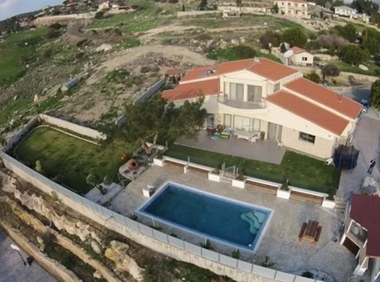 Casa 5 habitaciones 350 m² Parekklisia, Chipre