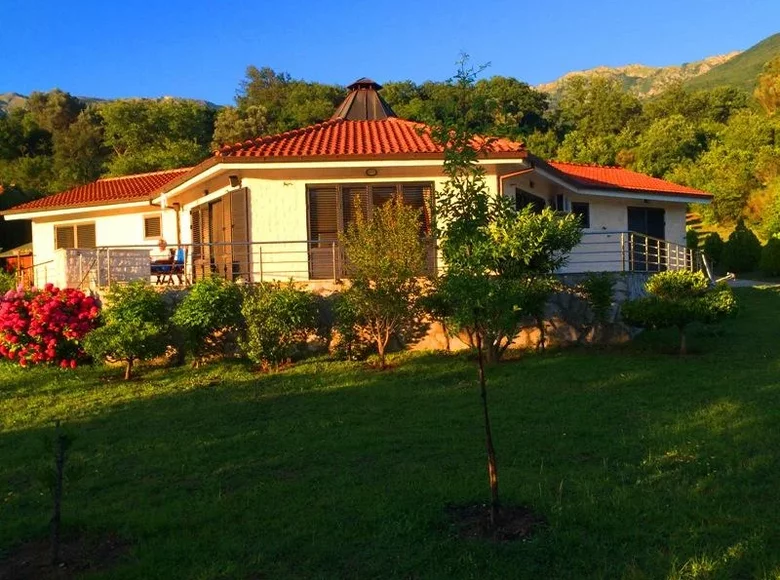 House 220 m² Montenegro, Montenegro