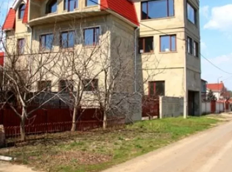 Dom 12 pokojów 1 000 m² Sanzhiika, Ukraina
