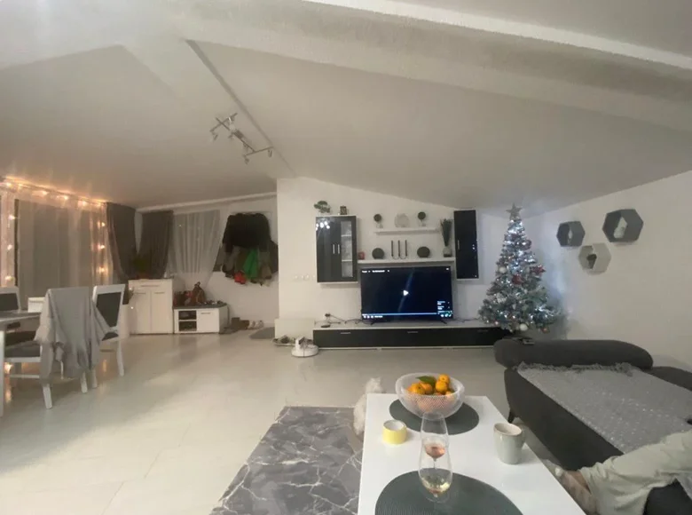 Wohnung 2 Schlafzimmer 84 m² Zagrade, Montenegro