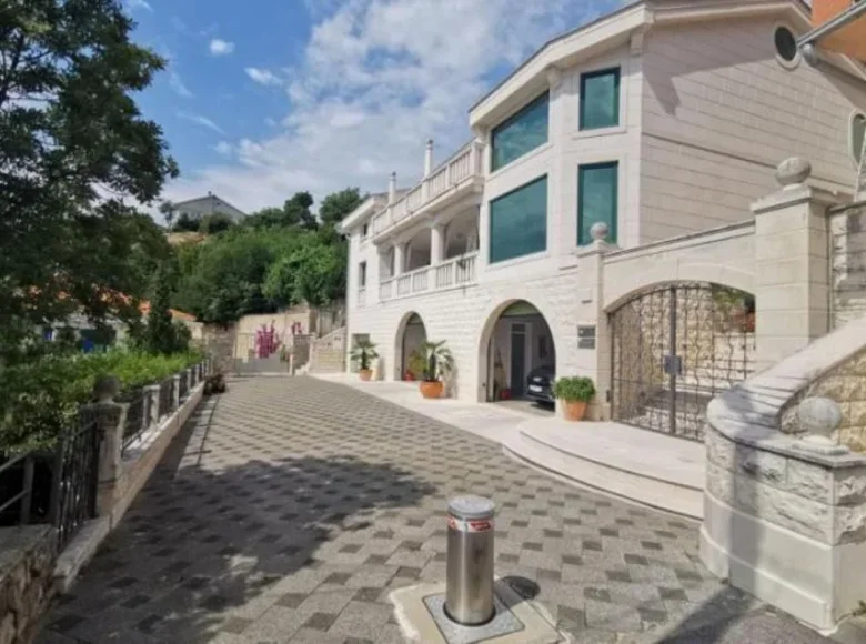 villa de 5 dormitorios 450 m² Crikvenica, Croacia