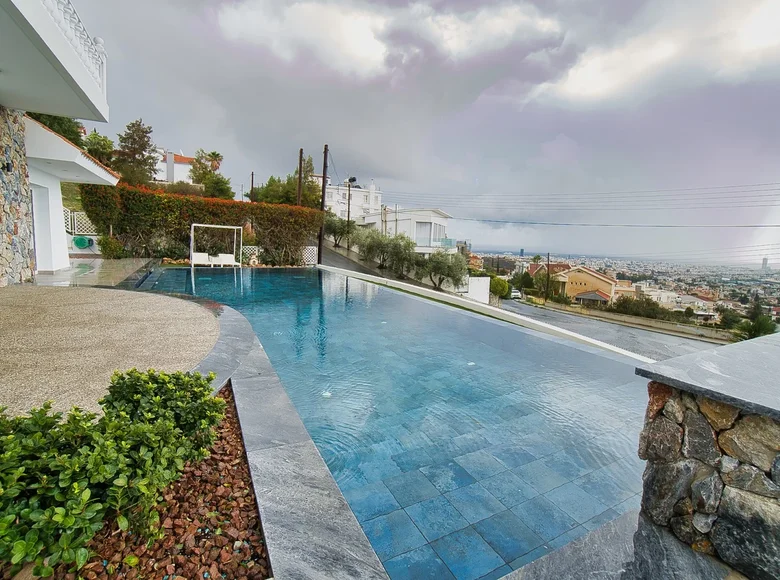 Haus 4 Schlafzimmer 350 m² Limassol, Zypern