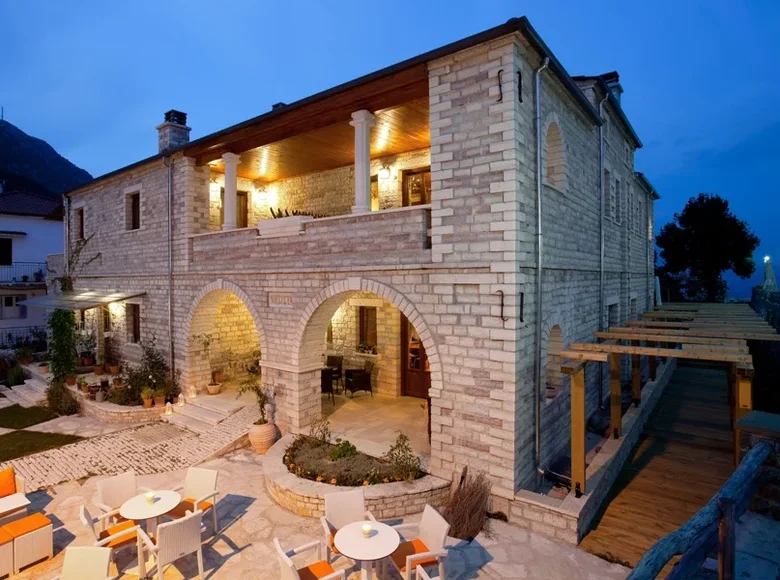 Hôtel 600 m² à Skoupa, Grèce