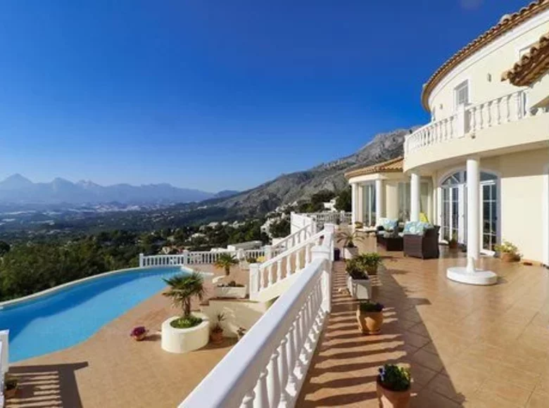 3 bedroom villa 376 m² Altea, Spain