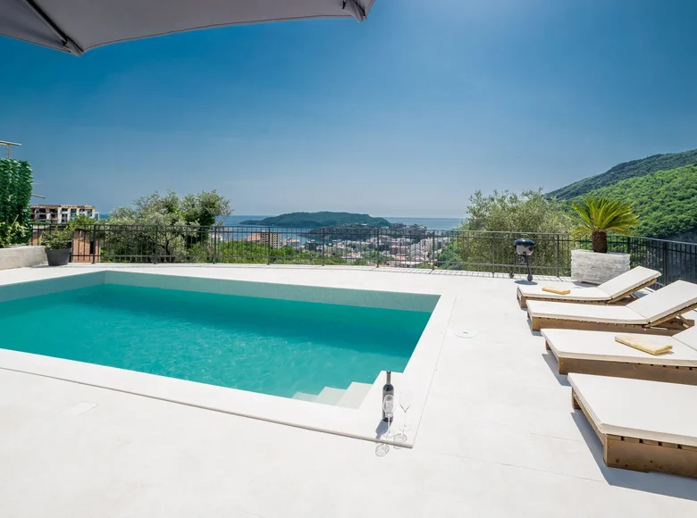 Villa 2 Schlafzimmer 160 m² Budva, Montenegro