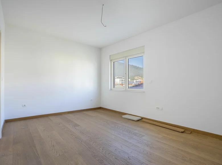 Mieszkanie 4 pokoi 122 m² Budva, Czarnogóra