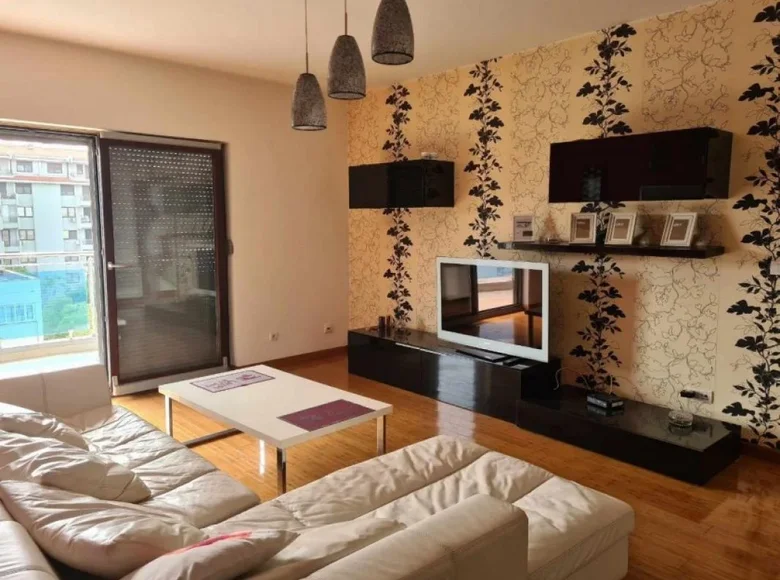 2 bedroom apartment 106 m² Bar, Montenegro