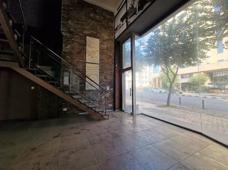 Tienda 251 m² en Nicosia, Chipre