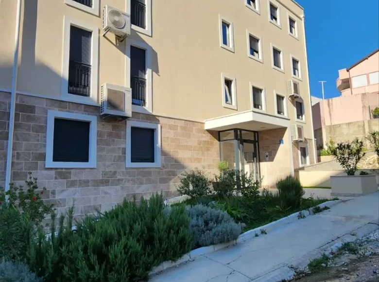 Wohnung 4 Schlafzimmer 105 m² Tivat, Montenegro