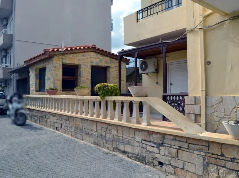 Commercial property 800 m² in Amoudara, Greece