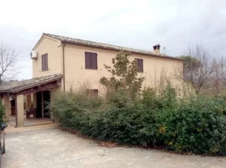 Haus 9 Zimmer 200 m² Terni, Italien