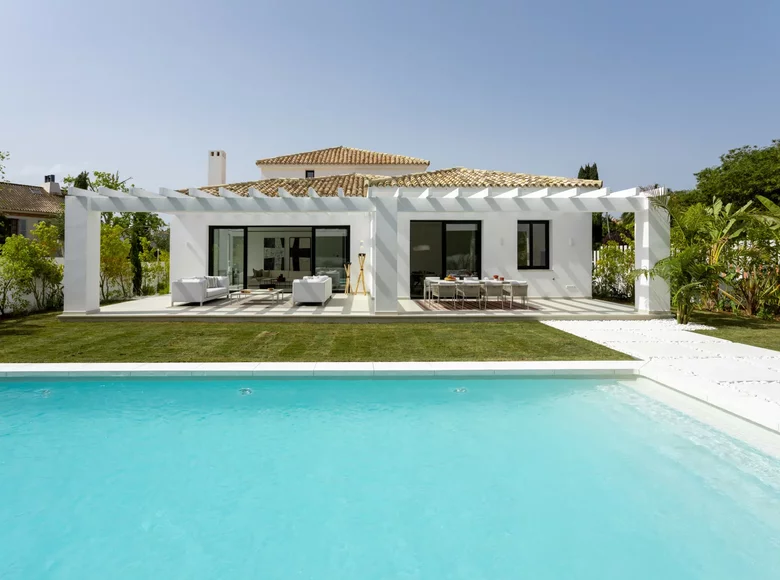 villa de 5 dormitorios 364 m² Marbella, España