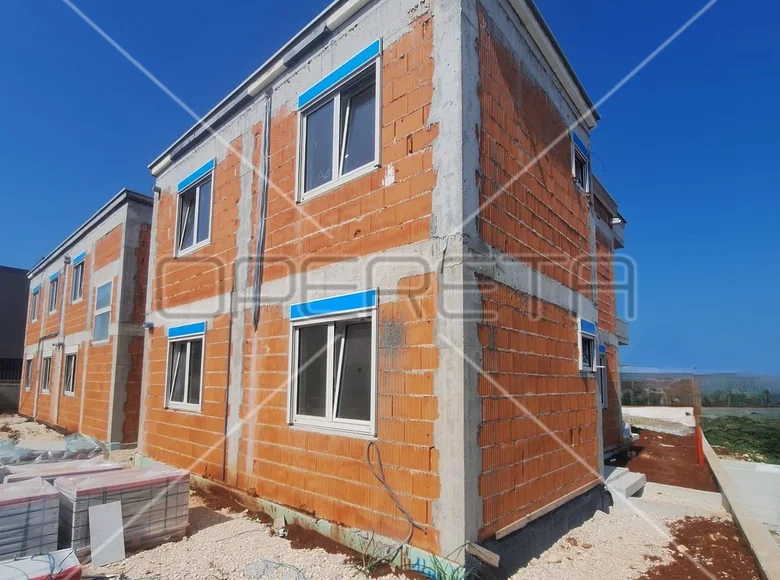 Mieszkanie 2 pokoi 58 m² Varvari, Chorwacja