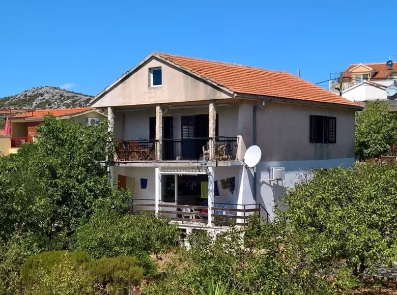 4 bedroom Villa 200 m², All countries