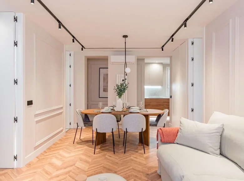 2 bedroom apartment 74 m² Madrid, Spain