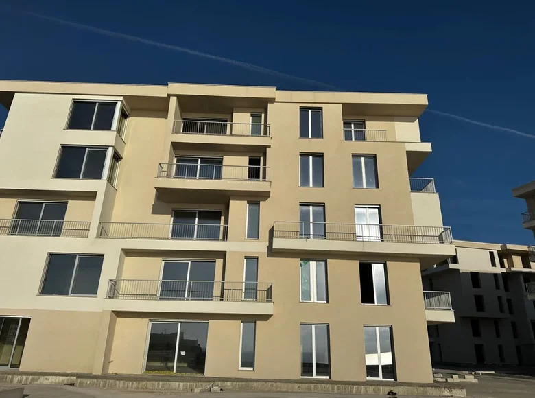 Mieszkanie 3 pokoi 121 m² Durres, Albania