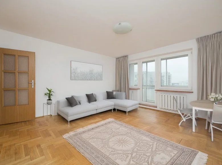 Mieszkanie 3 pokoi 63 m² Warszawa, Polska