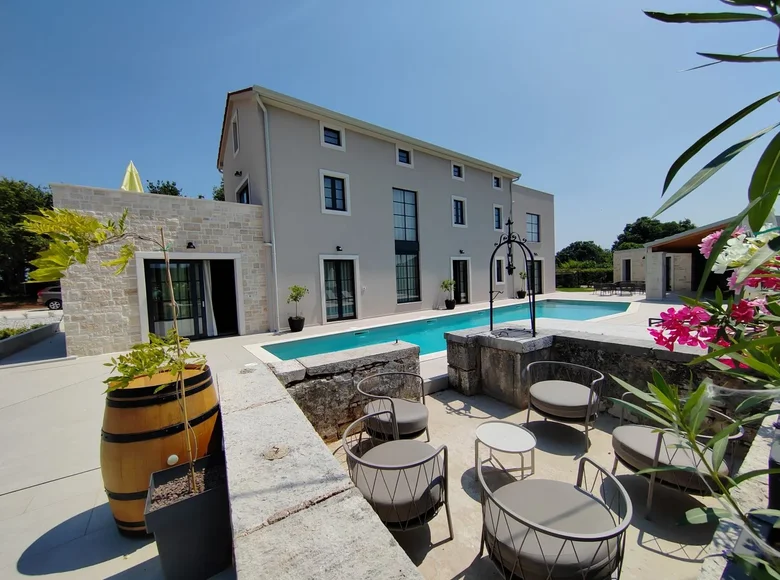 5-Schlafzimmer-Villa 320 m² Poreč, Kroatien