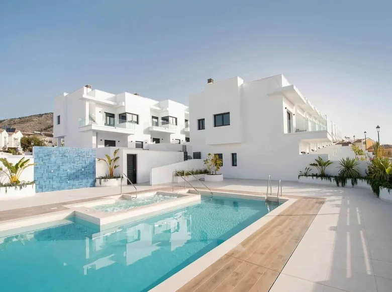 Szeregowiec 4 pokoi 149 m² Nerja, Hiszpania