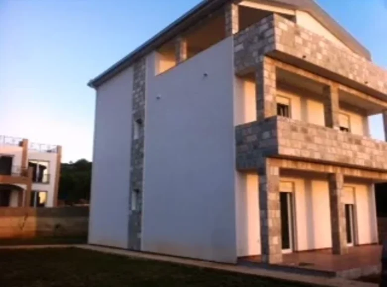 Дом 5 спален 258 м² Печурице, Черногория