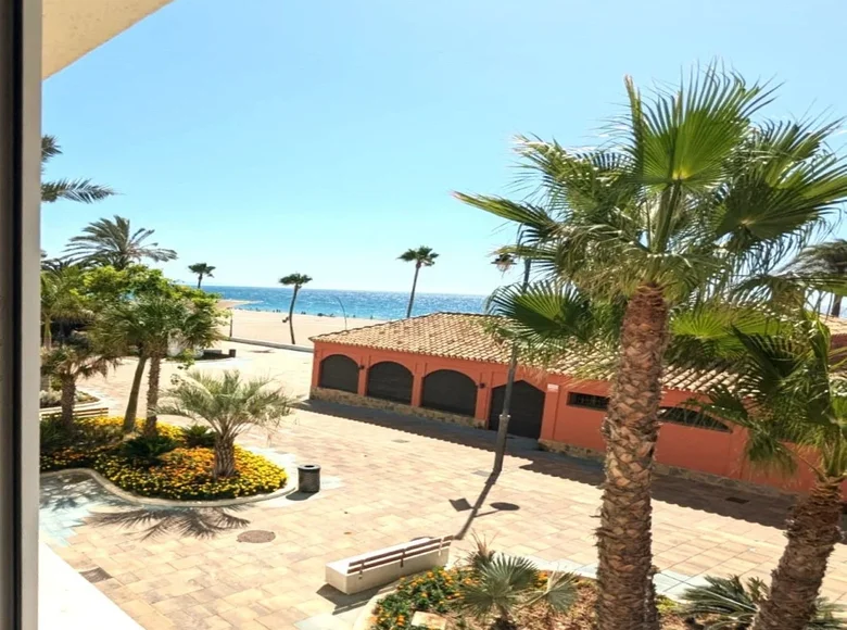 3 bedroom apartment 186 m² Estepona, Spain