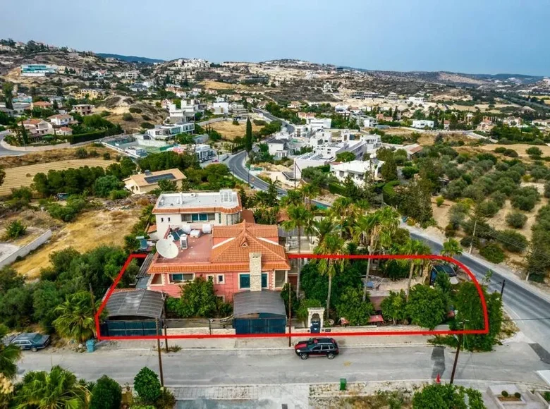 Dom wolnostojący 1 pokój 315 m² Społeczność St. Tychon, Cyprus