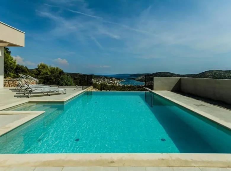 4 bedroom Villa 190 m² Sibenik, Croatia