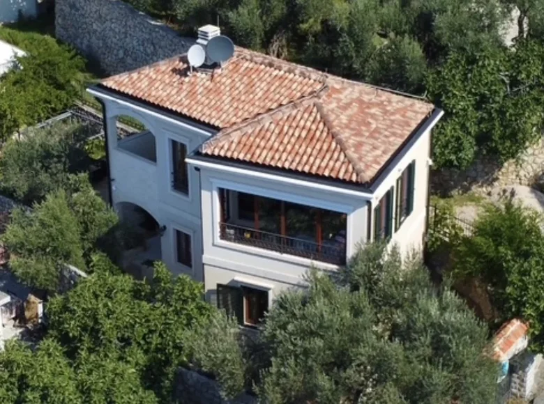 Villa mit 2 Schlafzimmern  Katun Rezevici, Montenegro