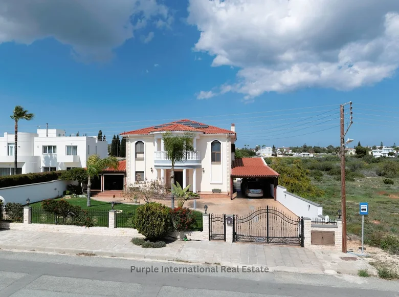 5-Schlafzimmer-Villa 310 m² Agia Napa, Zypern