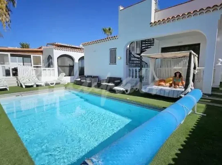 4 bedroom apartment  Urbanizacion El Guincho, Spain