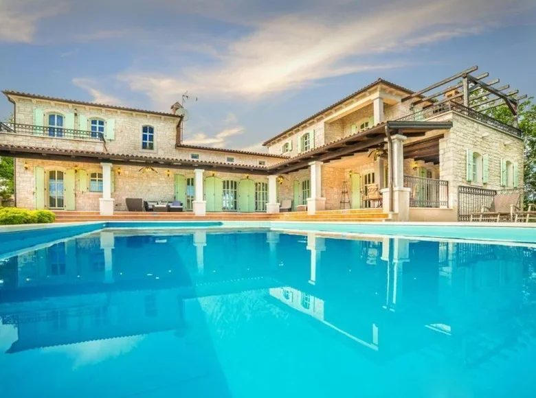 Villa de tres dormitorios 550 m² Porec, Croacia