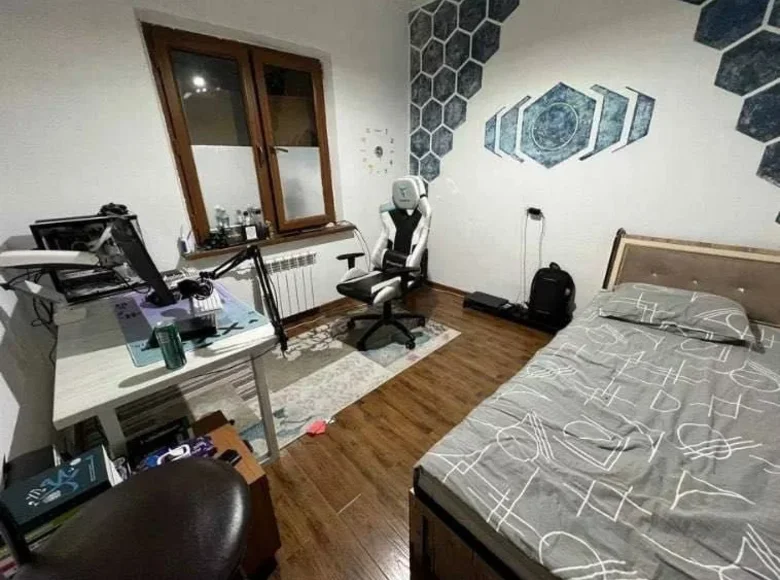 Kvartira 3 xonalar 77 m² Toshkentda