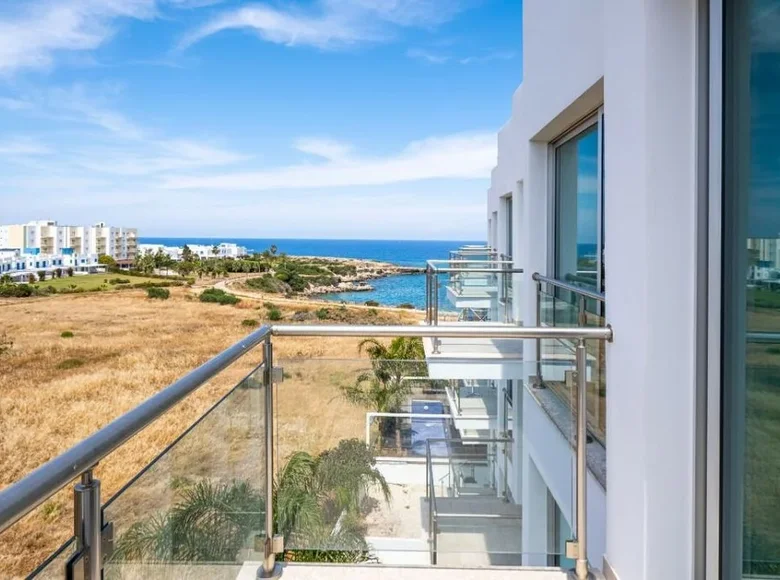 Mieszkanie 1 pokój 45 m² Paralimni, Cyprus