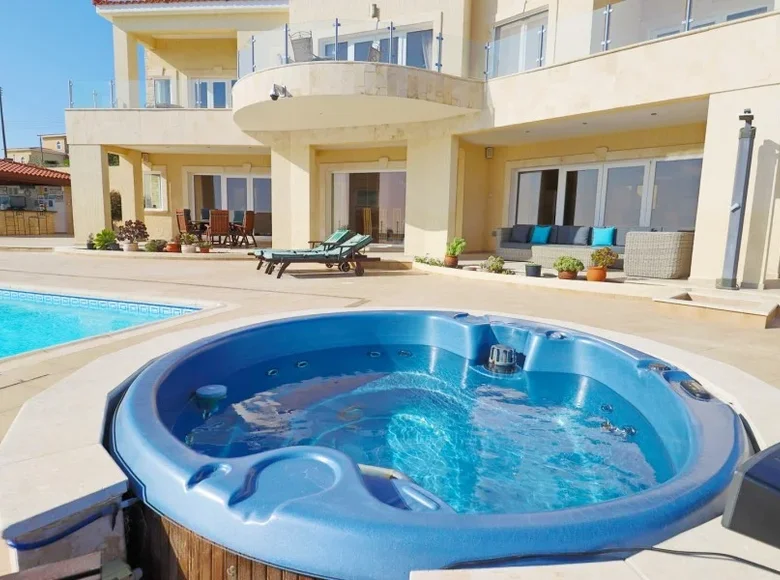 Dom 5 pokojów 345 m² Akoursos, Cypr