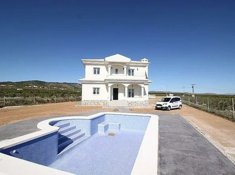 4 bedroom house  el Pinos Pinoso, Spain